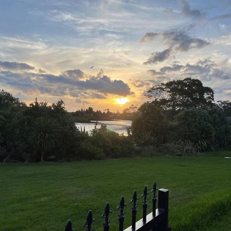 Relax By The Tamaki River Auckland Bagian luar foto
